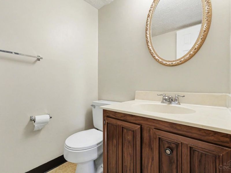 8081 Hetz Drive, Sycamore Township, OH 45242 Photo 4