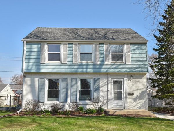 7242 W Bluemound ROAD, Wauwatosa, WI 53213