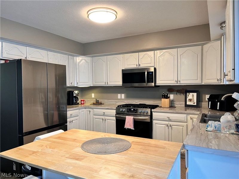 409 King Street, Fairport Harbor, OH 44077 Photo 4