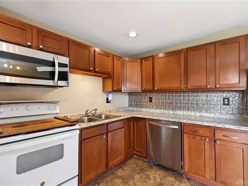 8243 Philadelphia Drive, Fairborn, OH 45324 Photo 15