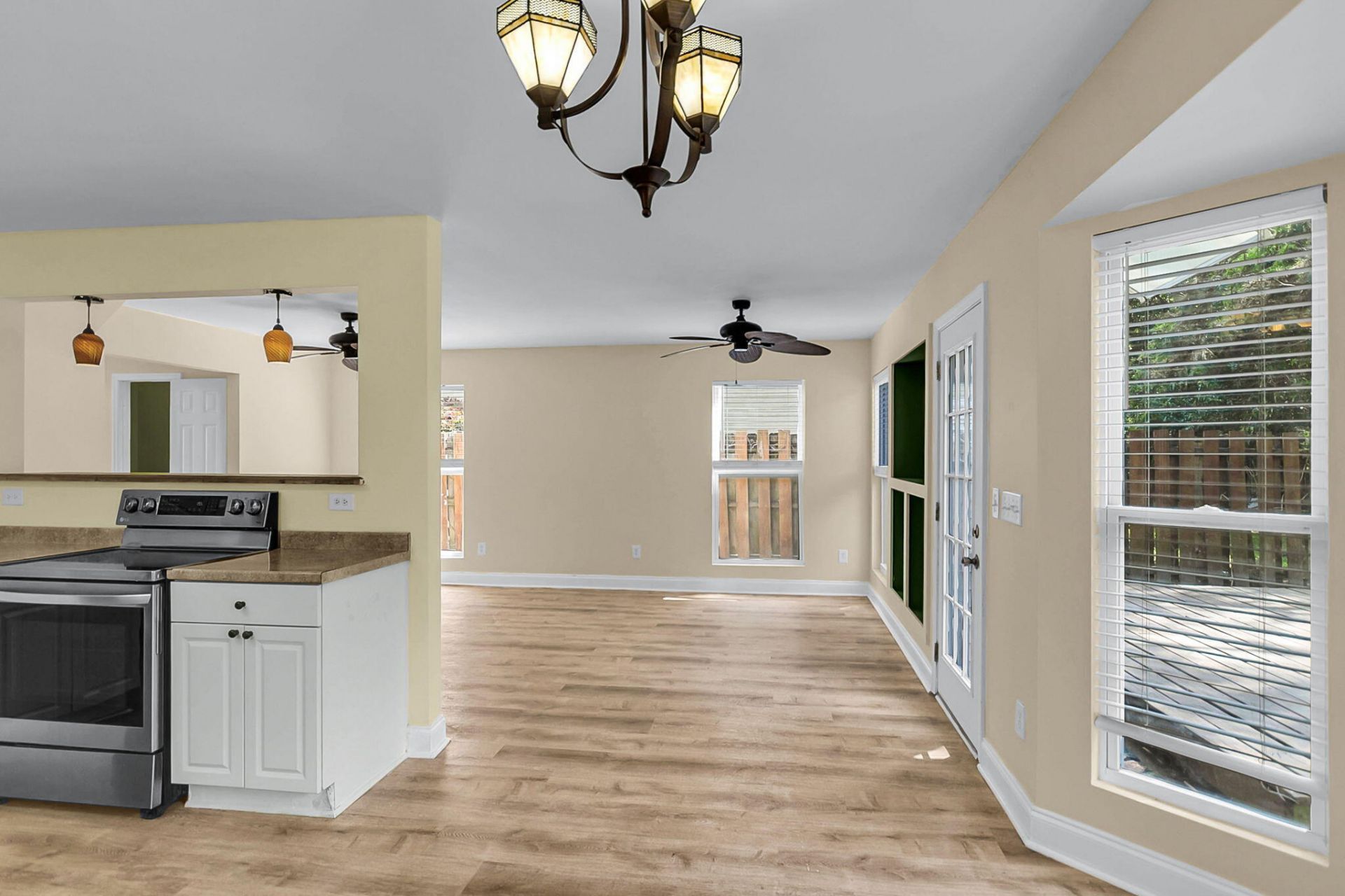 2407 Castlereagh Road Photo 15