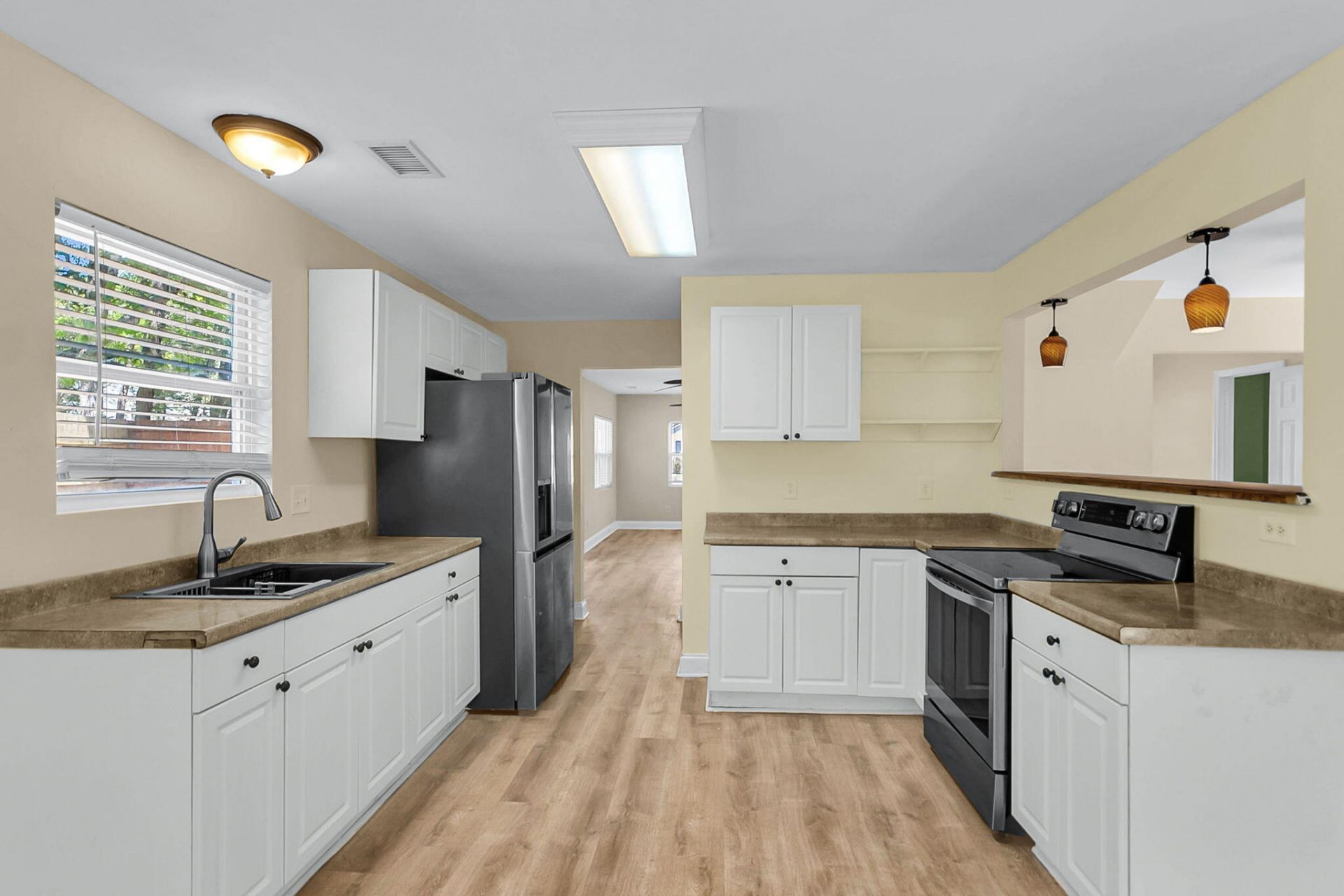 2407 Castlereagh Road Photo 16