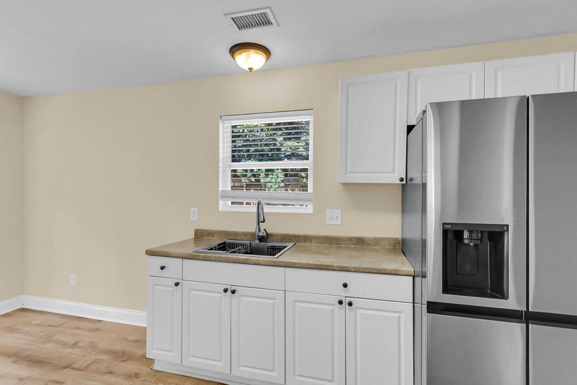 2407 Castlereagh Road Photo 17