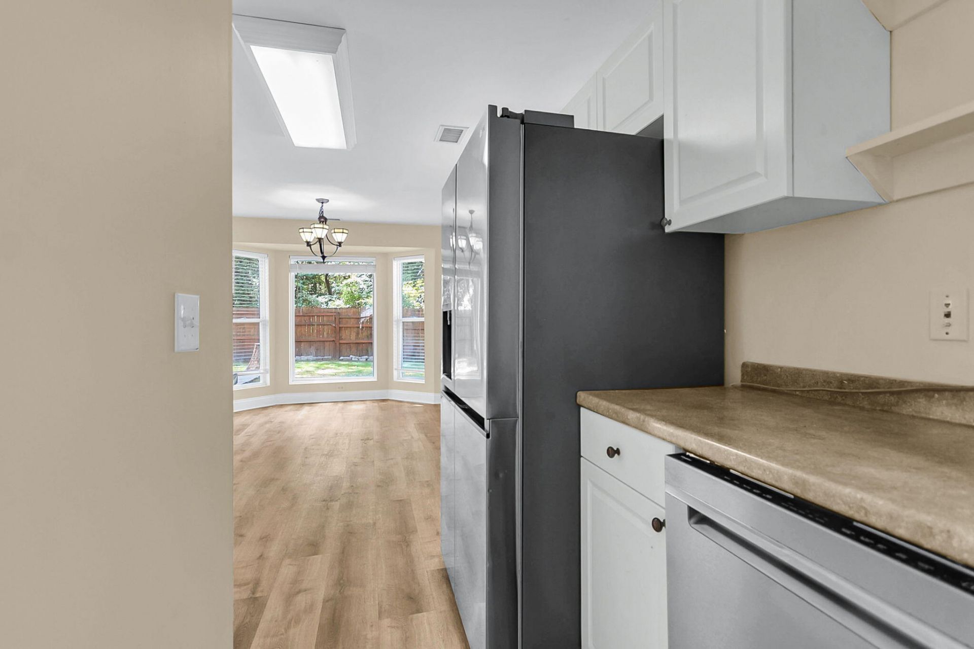 2407 Castlereagh Road Photo 19