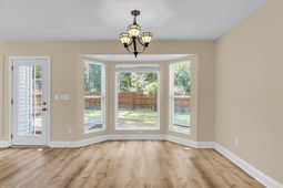 2407 Castlereagh Road photo 4