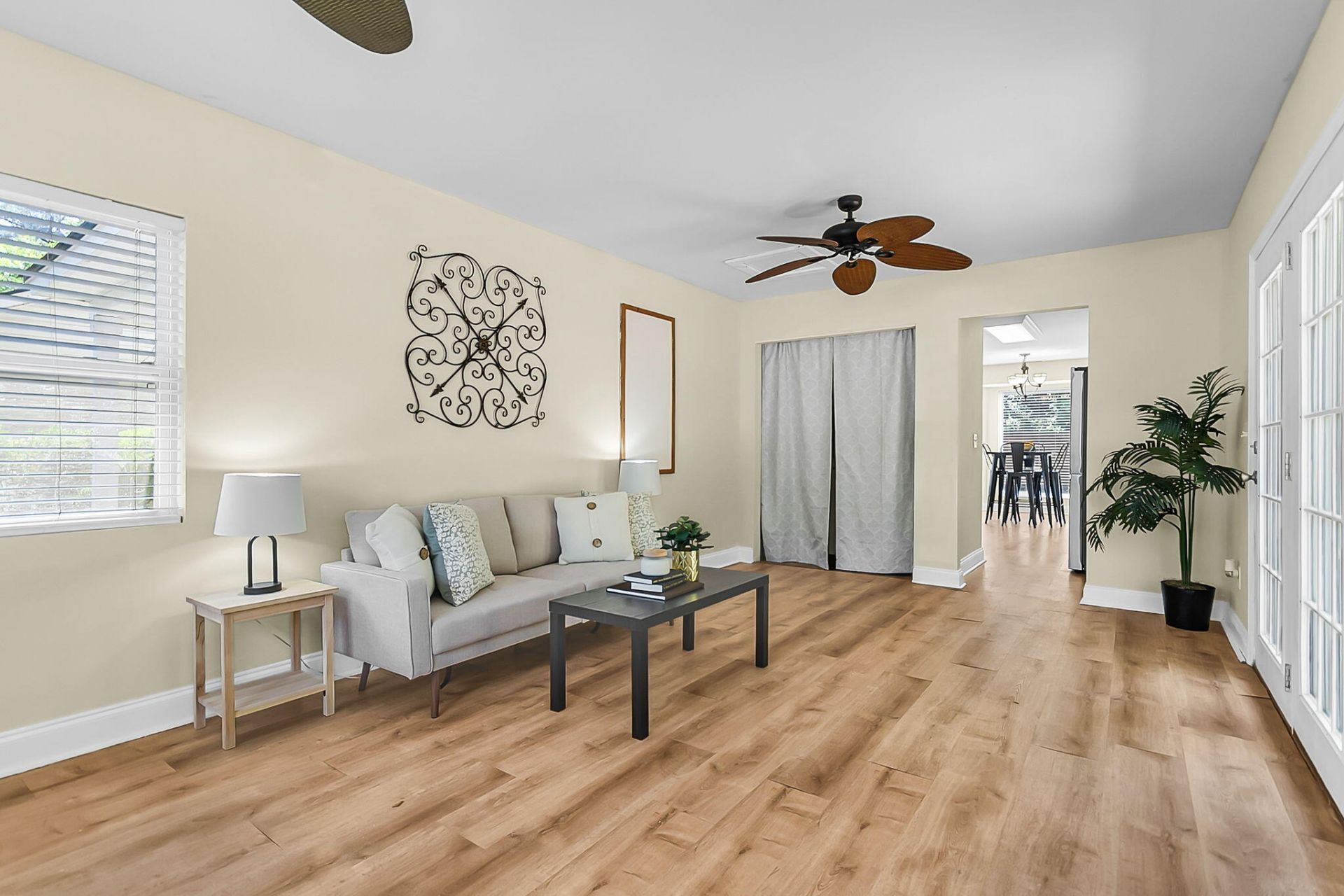 2407 Castlereagh Road Photo 23