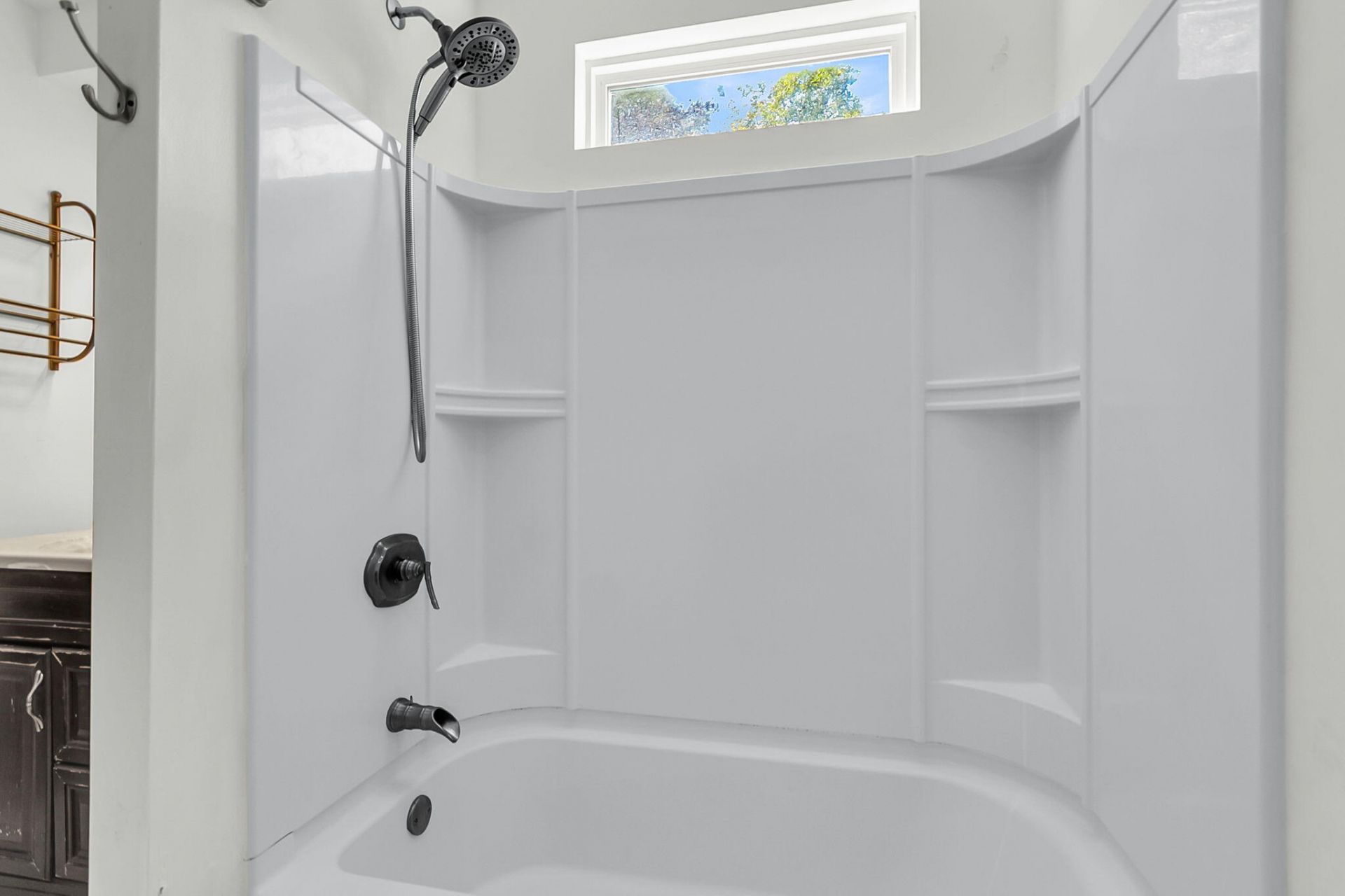 2407 Castlereagh Road Photo 32