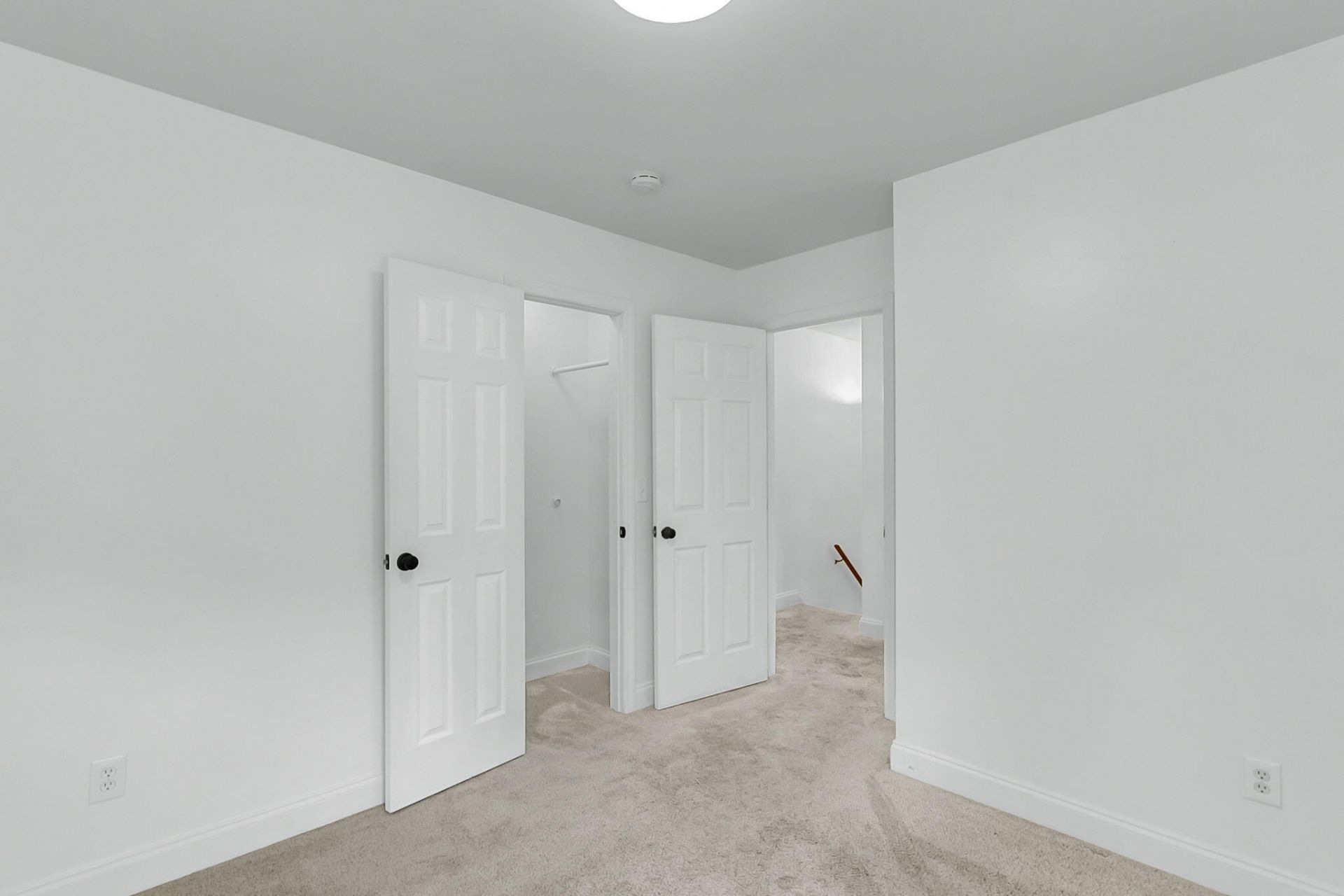 2407 Castlereagh Road Photo 33