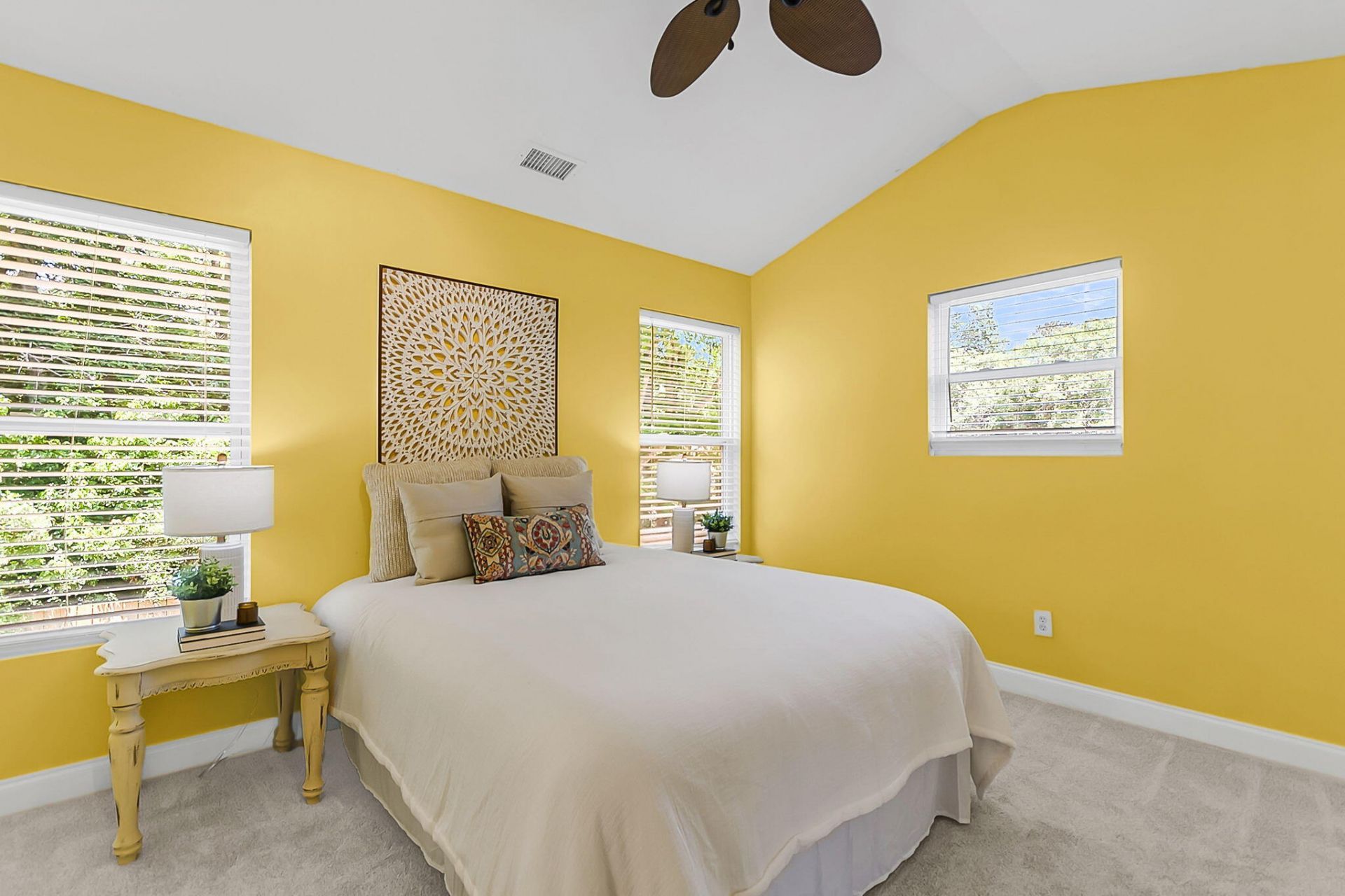 2407 Castlereagh Road Photo 35