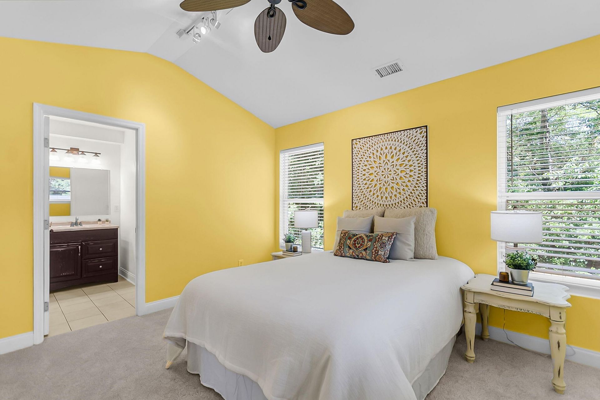 2407 Castlereagh Road Photo 36