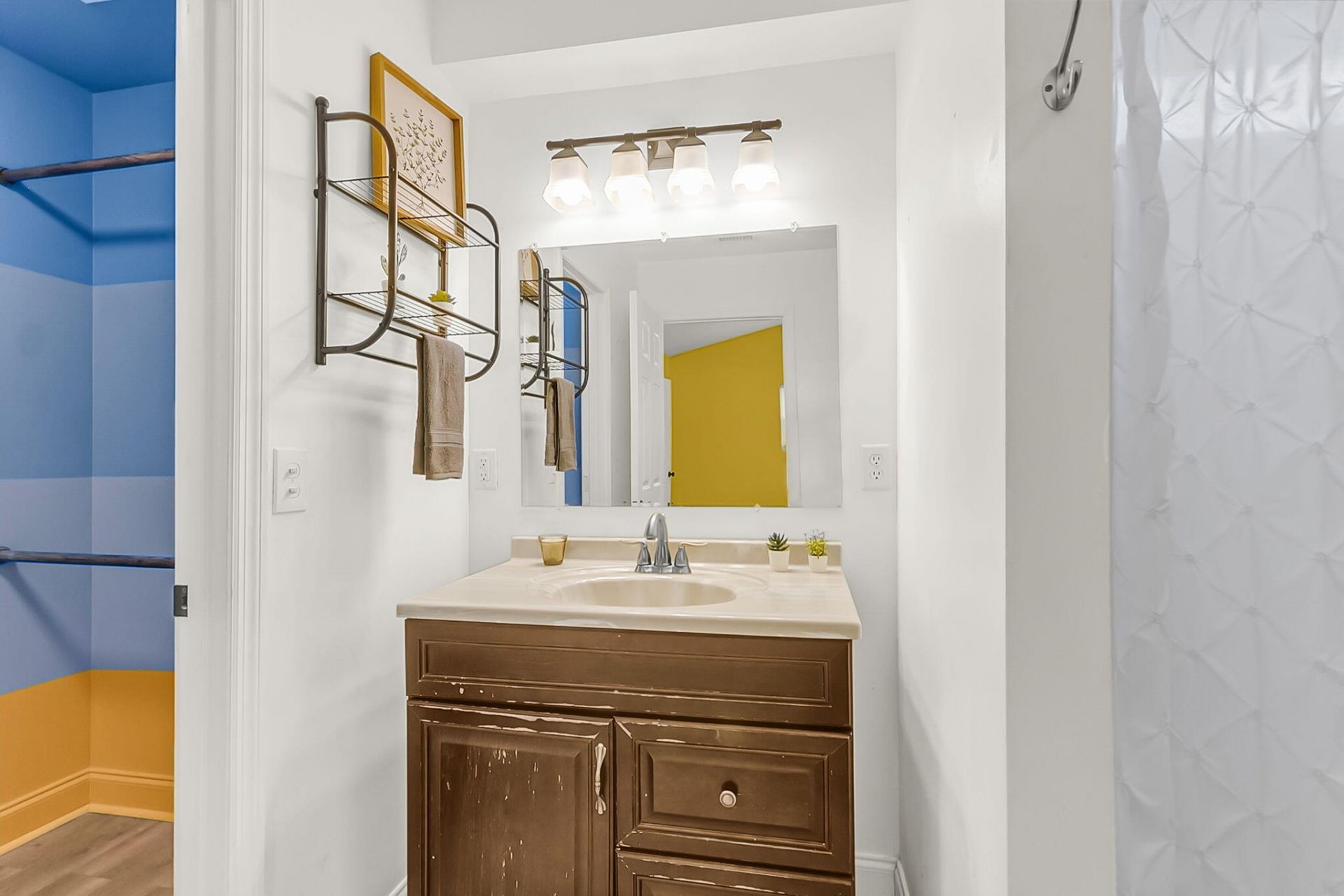 2407 Castlereagh Road Photo 37