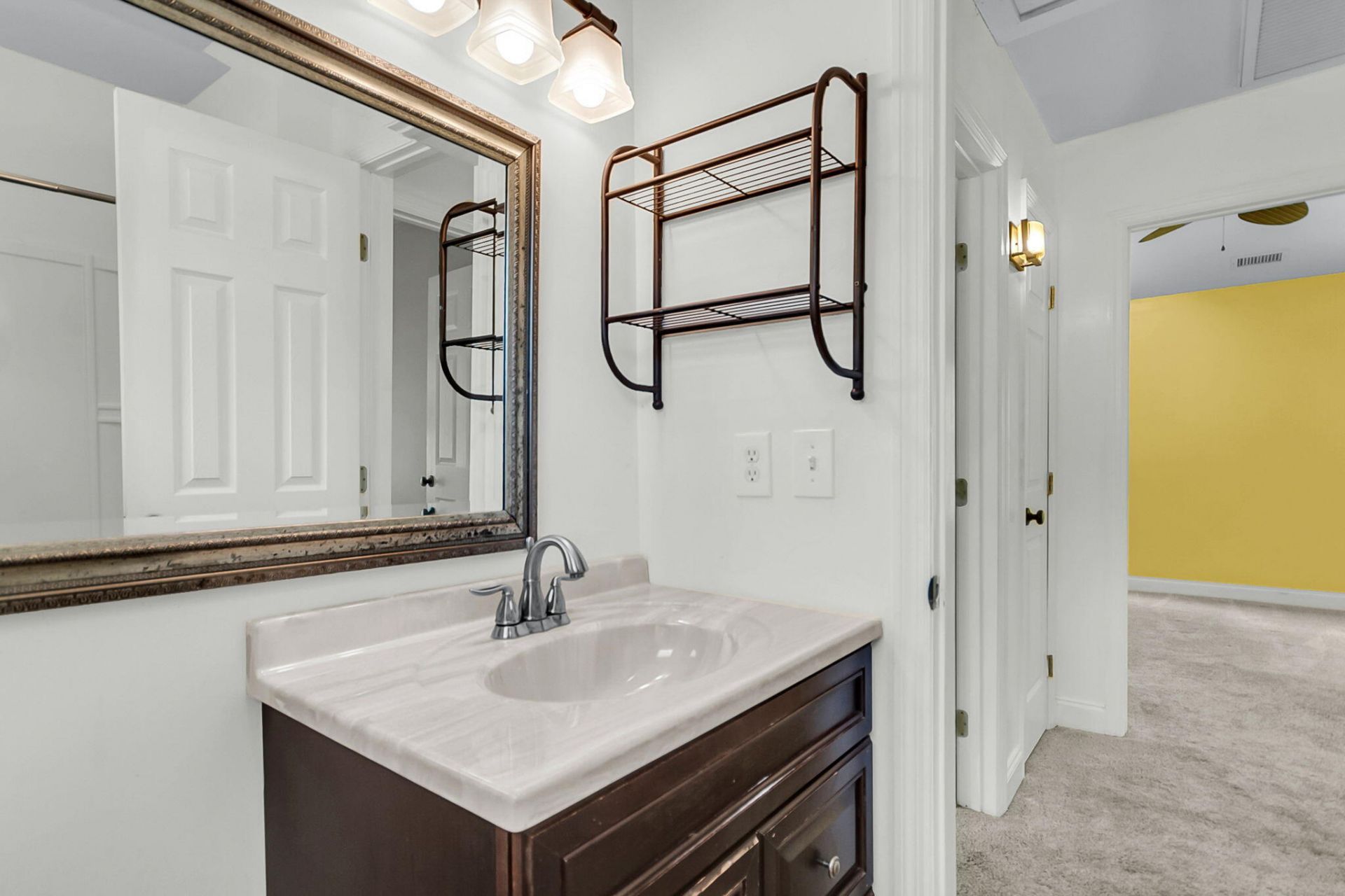 2407 Castlereagh Road Photo 37