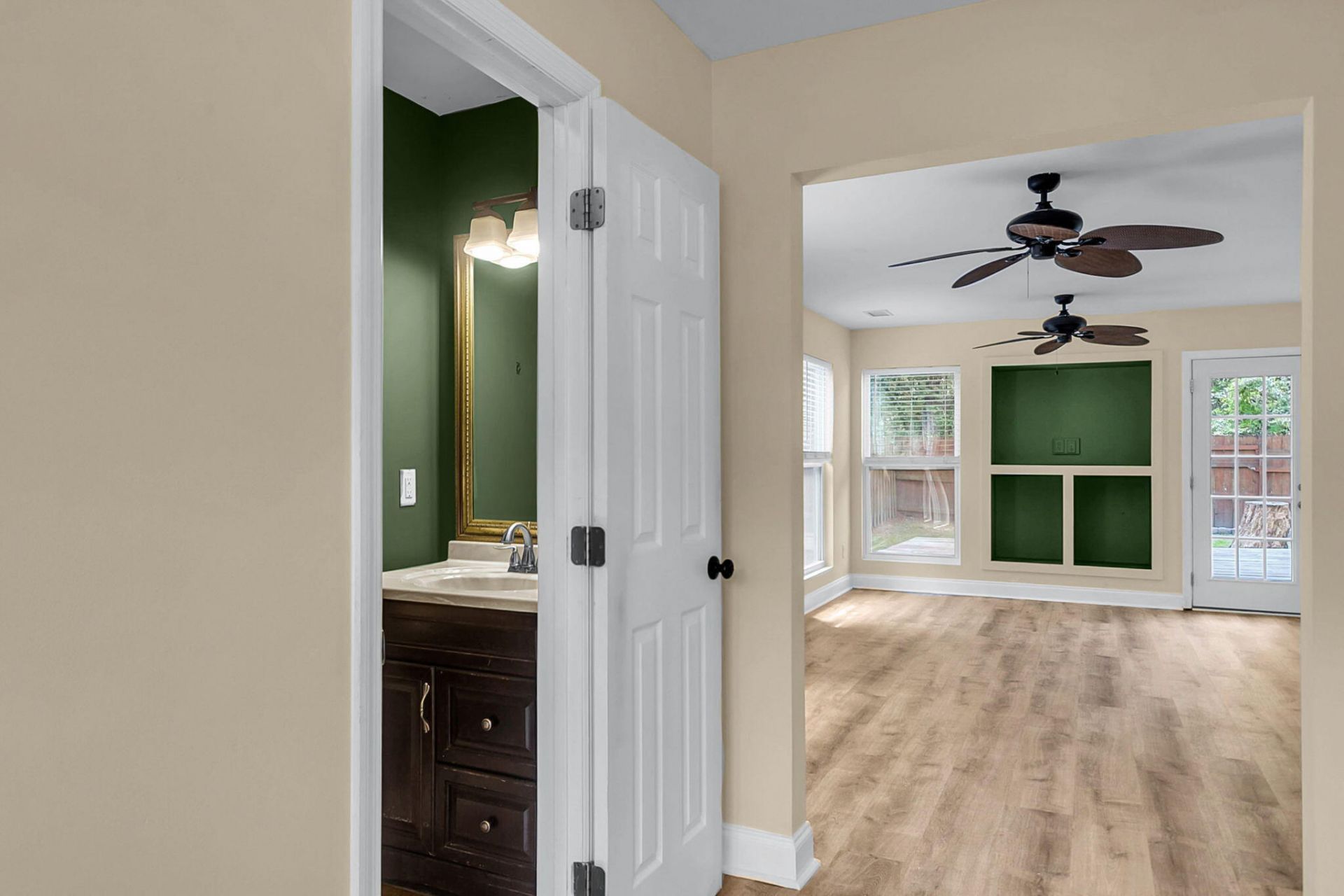 2407 Castlereagh Road Photo 9