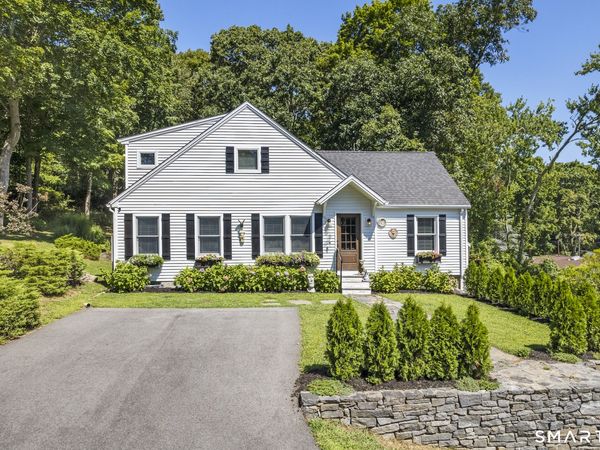 16 Parker, Essex, CT 06426