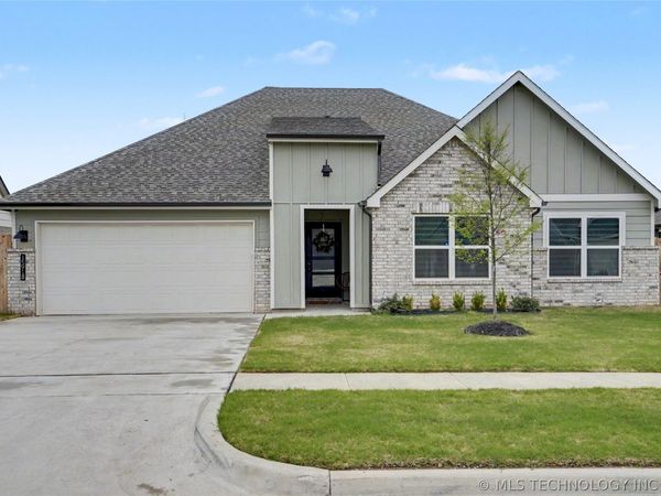 15918 E 75th Street North , Owasso, OK 74055