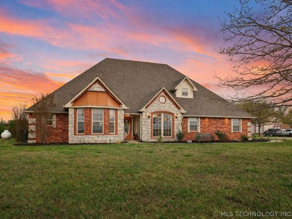 3460 N 3735 , Holdenville, OK 74848