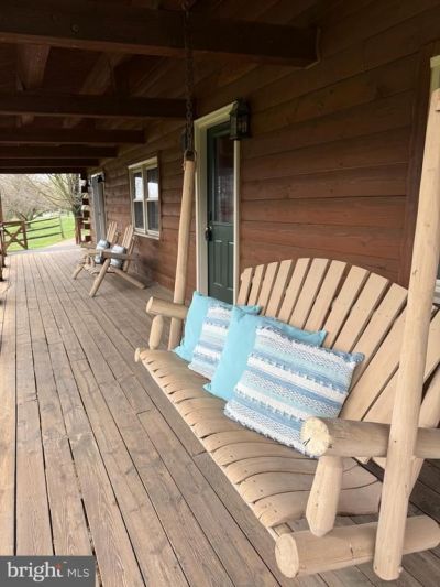 1570 WOODBERRY ROAD, YORK, PA 17408