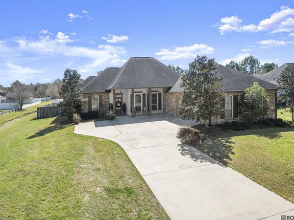 12480 Three Lakes Dr, Walker, LA 70785
