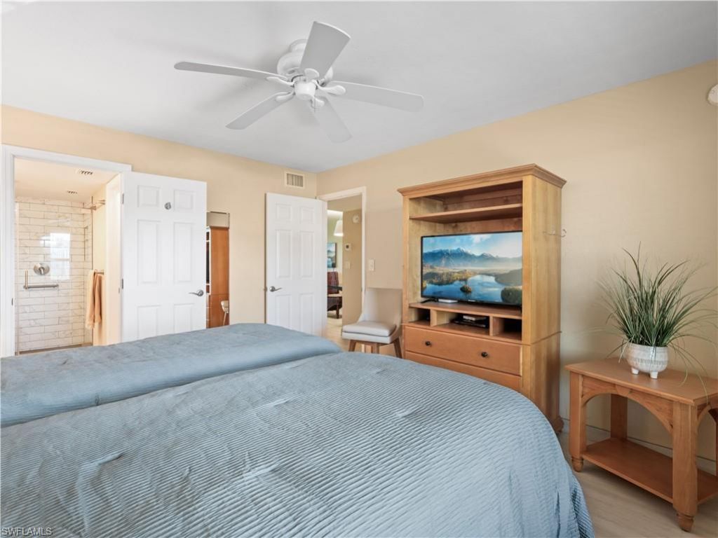 600 Neapolitan Way , Unit 127, Naples, FL 34103 Photo