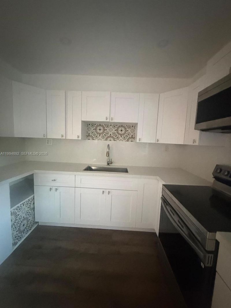 1235 Coral Way , Unit Cottage, Coral Gables, FL 33134 Photo