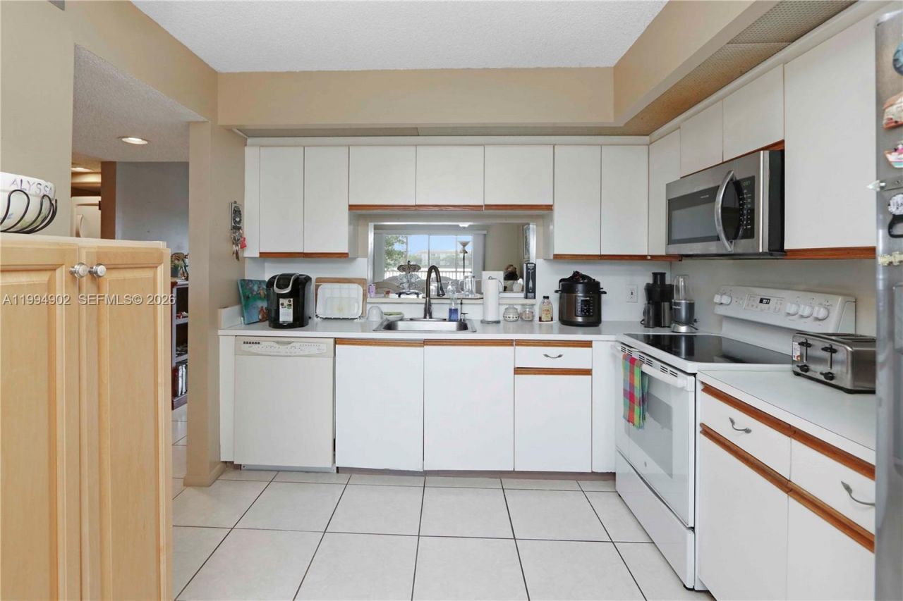 1501 SW 134th Way , Unit 212D, Pembroke Pines, FL 33027 Photo