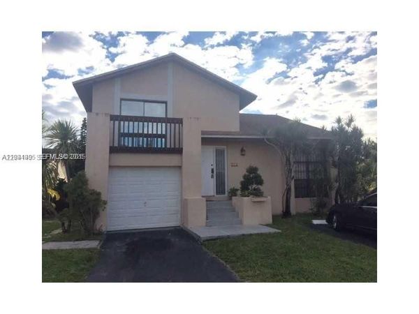 914 NW 106th Ave Cir , Miami, FL 33172