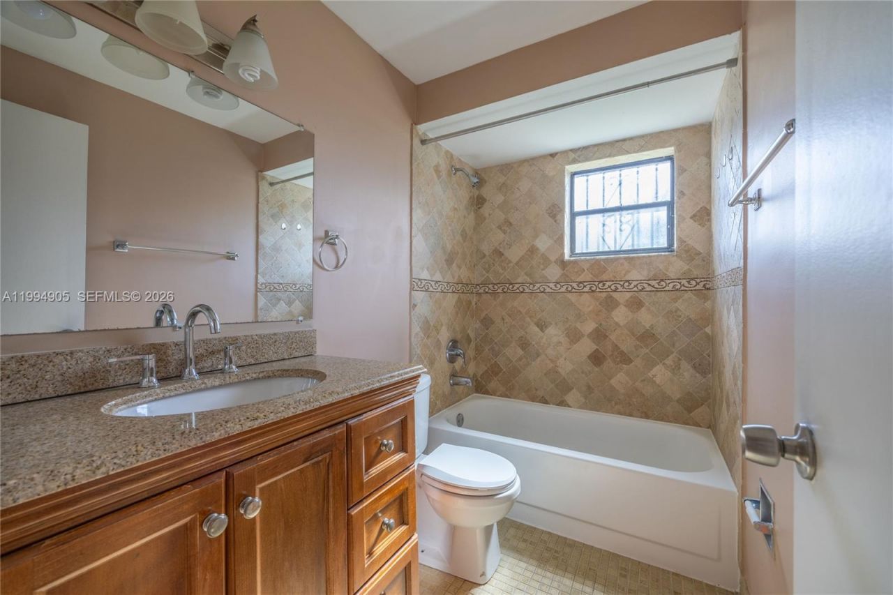 914 NW 106th Ave Cir, Miami, FL 33172 Photo