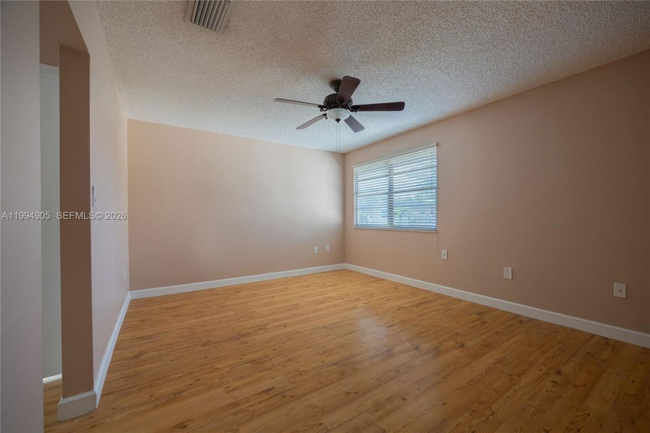 914 NW 106th Ave Cir, Miami, FL 33172 Photo