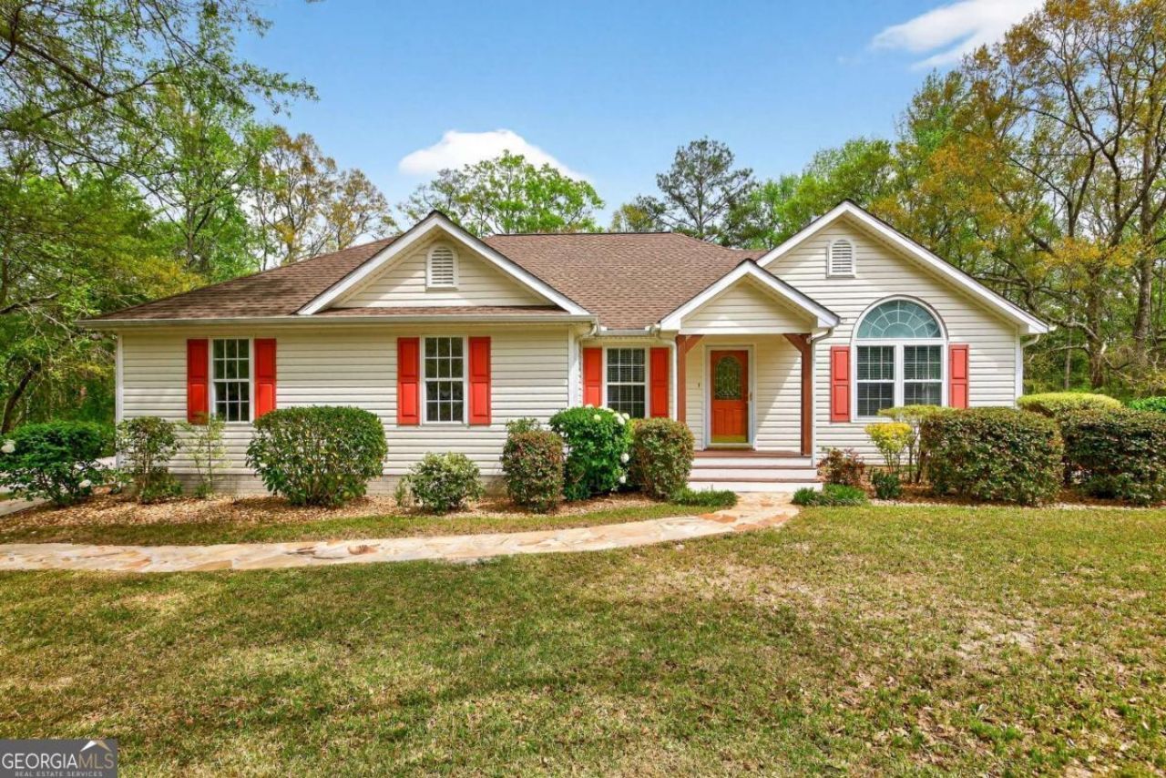 185 Lowell Drive, Sharpsburg, GA 30277 Main Photo