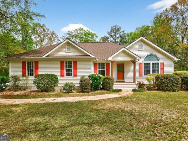 185 Lowell Drive, Sharpsburg, GA 30277