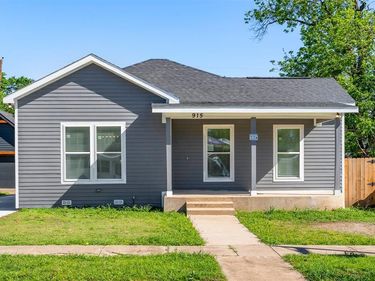 915 E Humbolt Street, Fort Worth, TX 76104