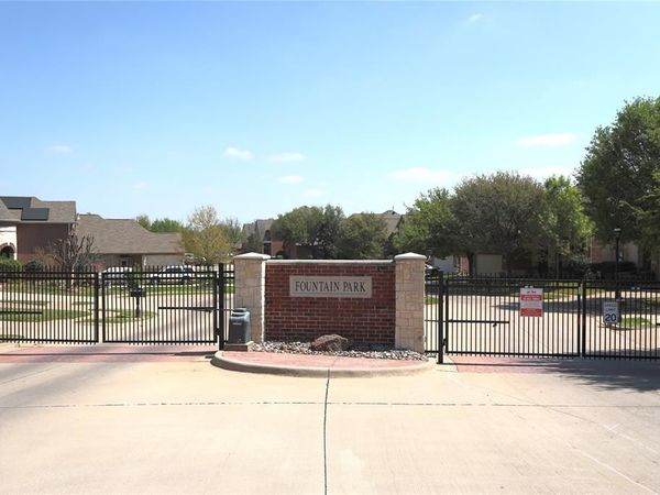 209 Park Meadows Drive, Euless, TX 76039