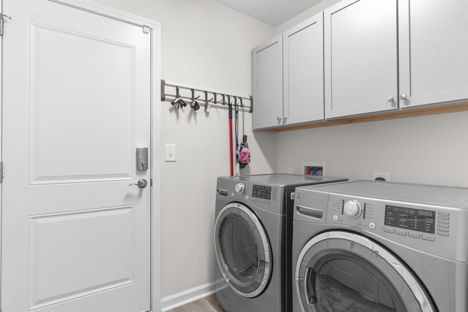 2012 Willow Run Dr.  Photo 10