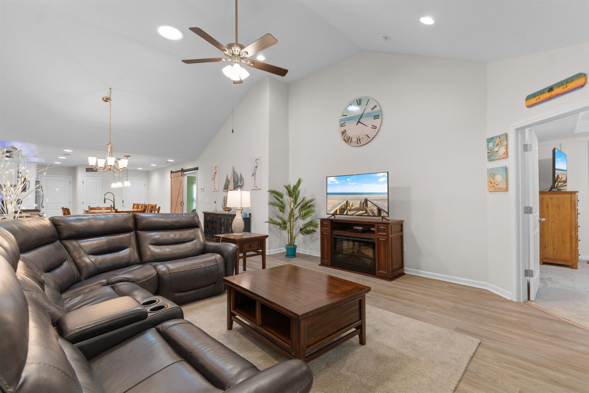 2012 Willow Run Dr.  Photo 15