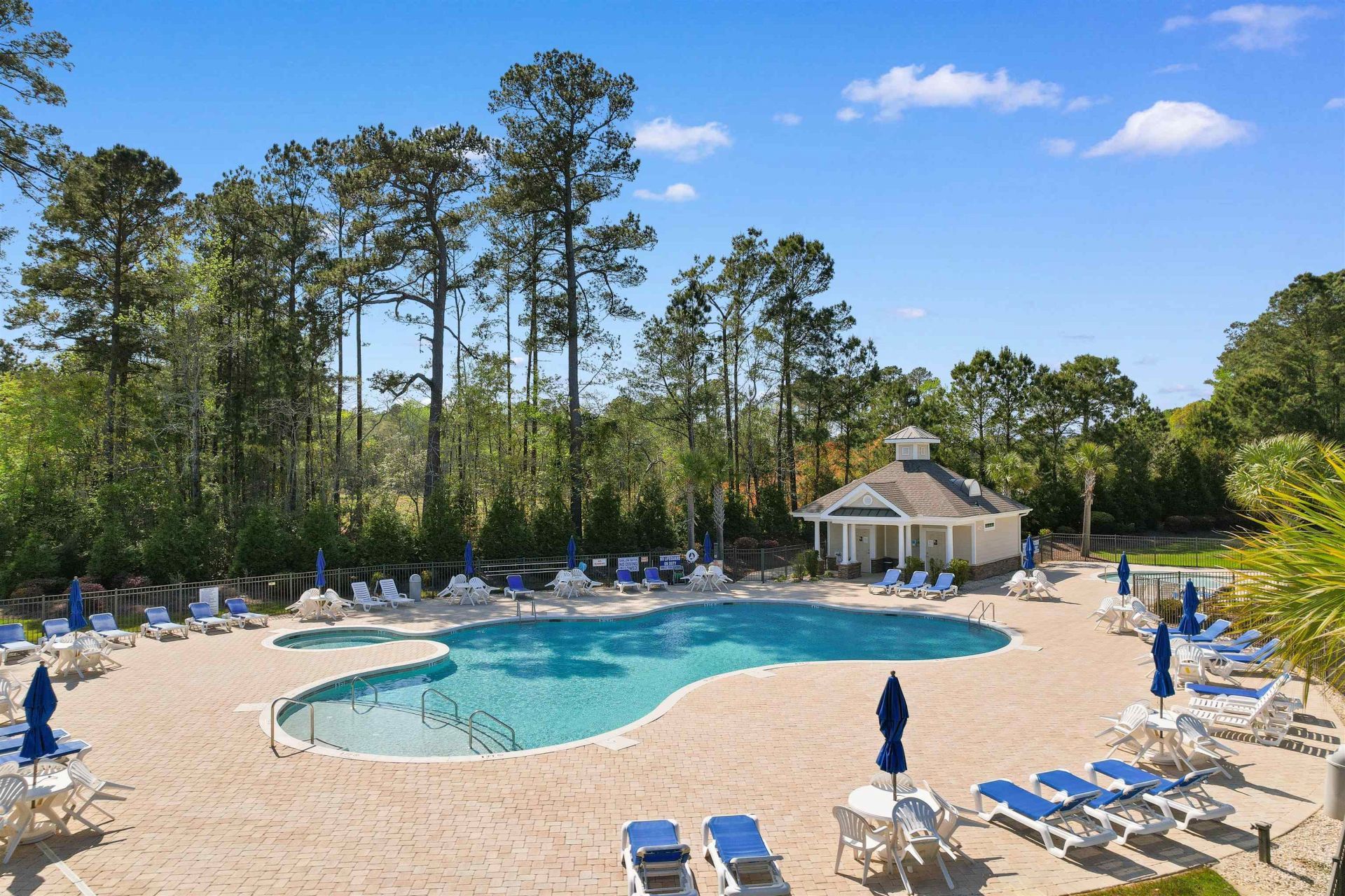 2012 Willow Run Dr.  Photo 36