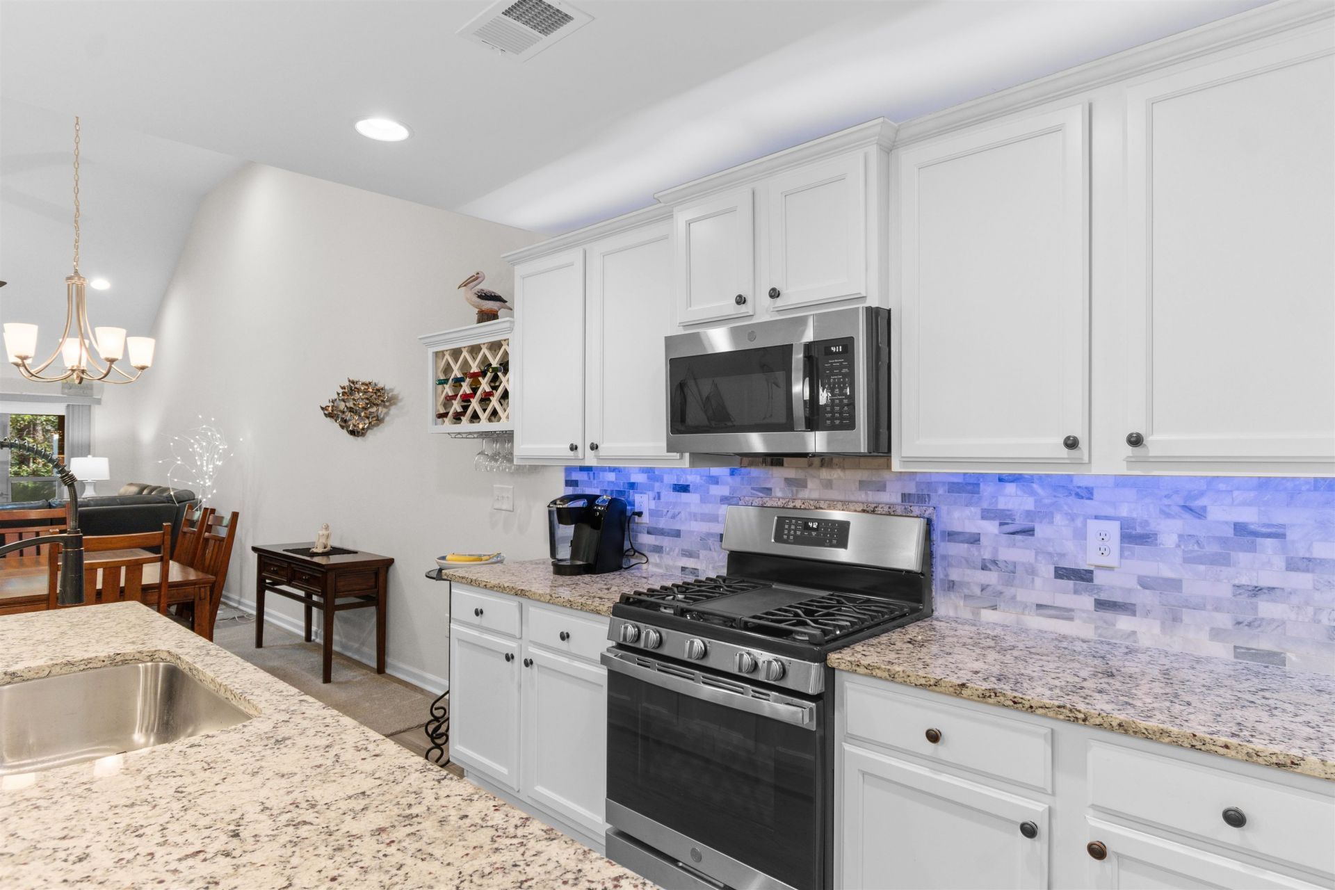 2012 Willow Run Dr.  Photo 6