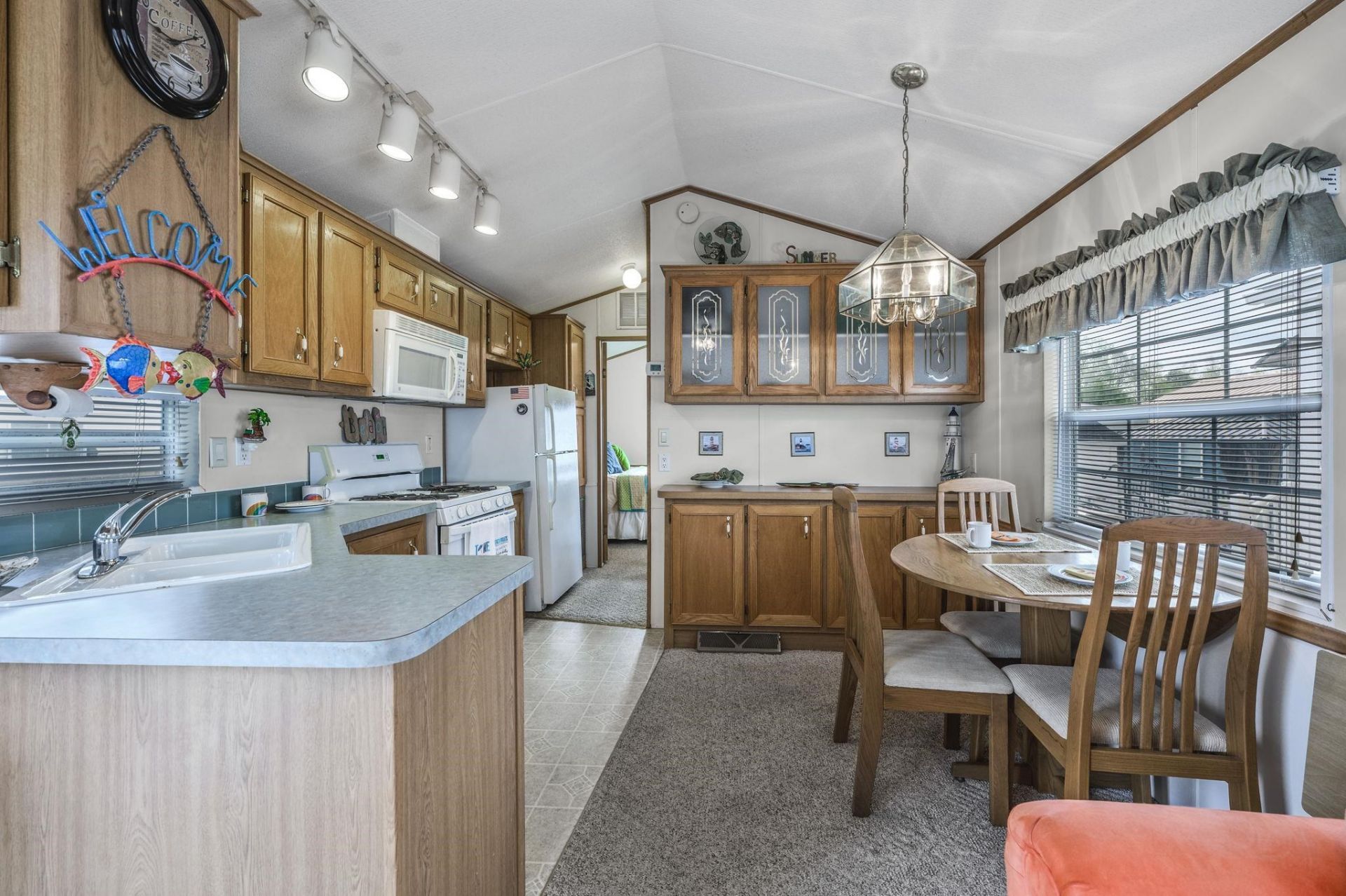 5400 Little River Neck Rd. Photo 10