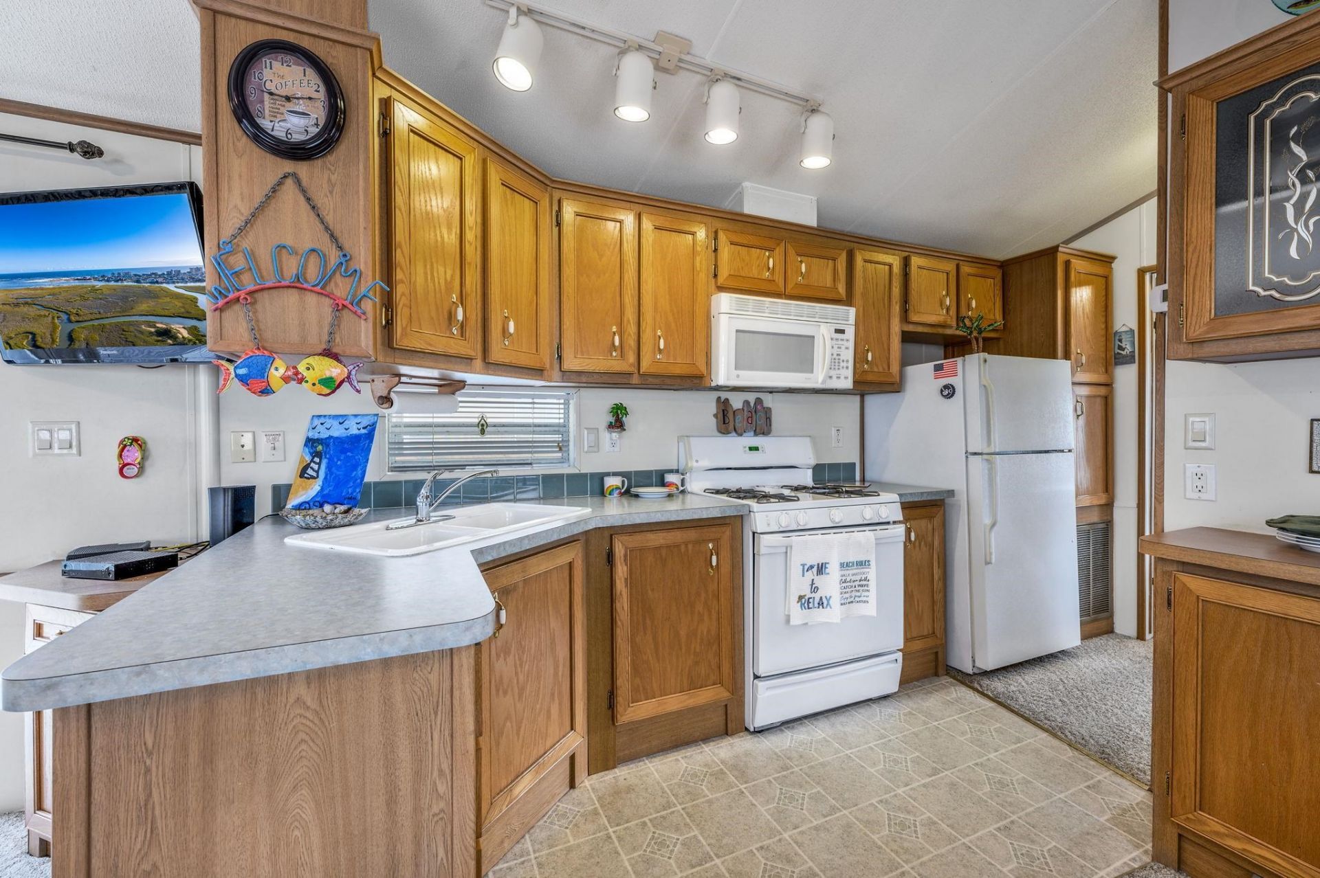 5400 Little River Neck Rd. Photo 11