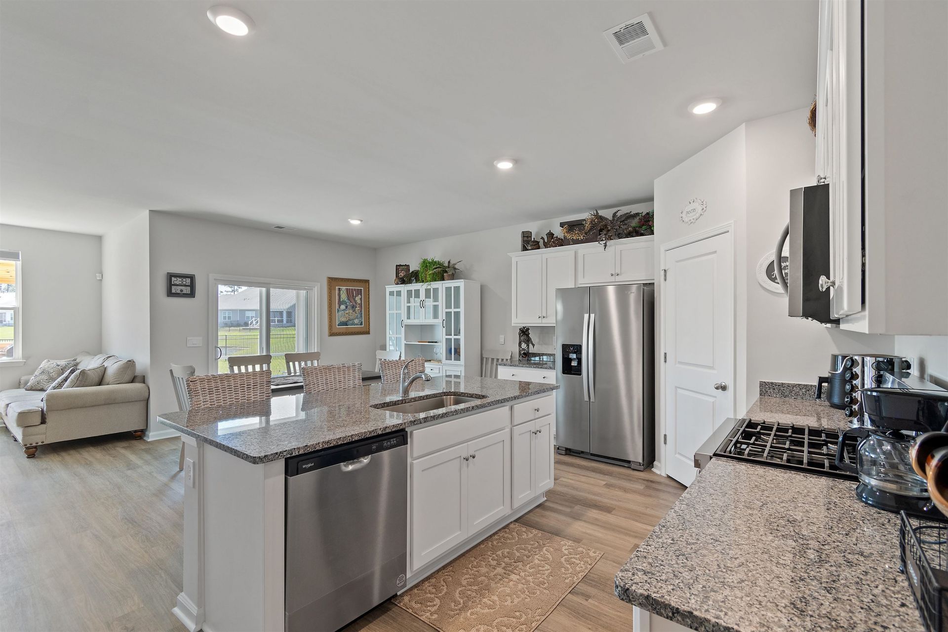 727 Wallace Dr. Photo 10