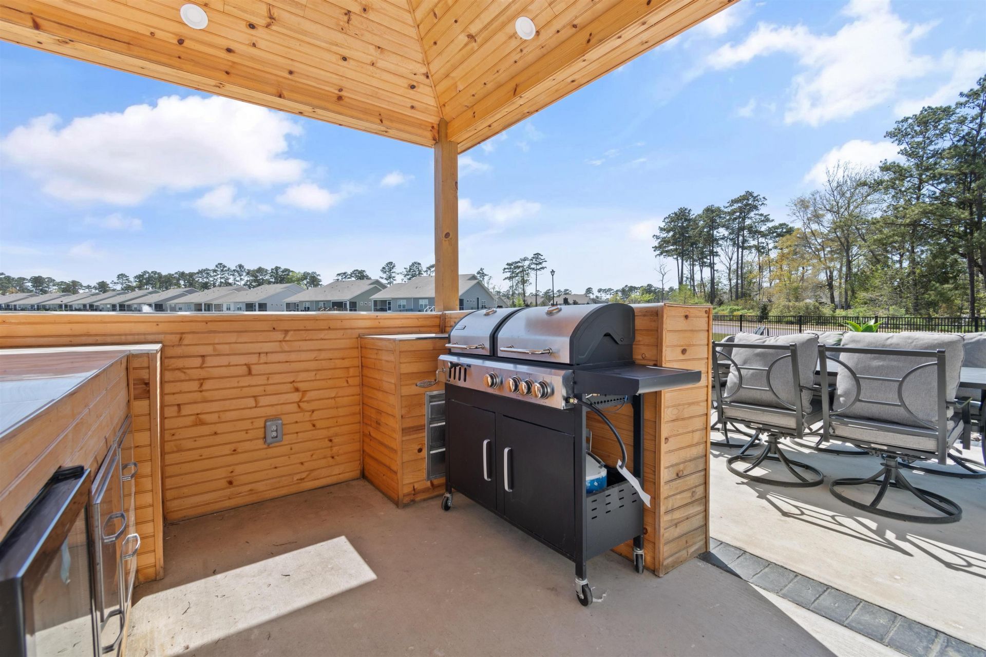 727 Wallace Dr. Photo 32