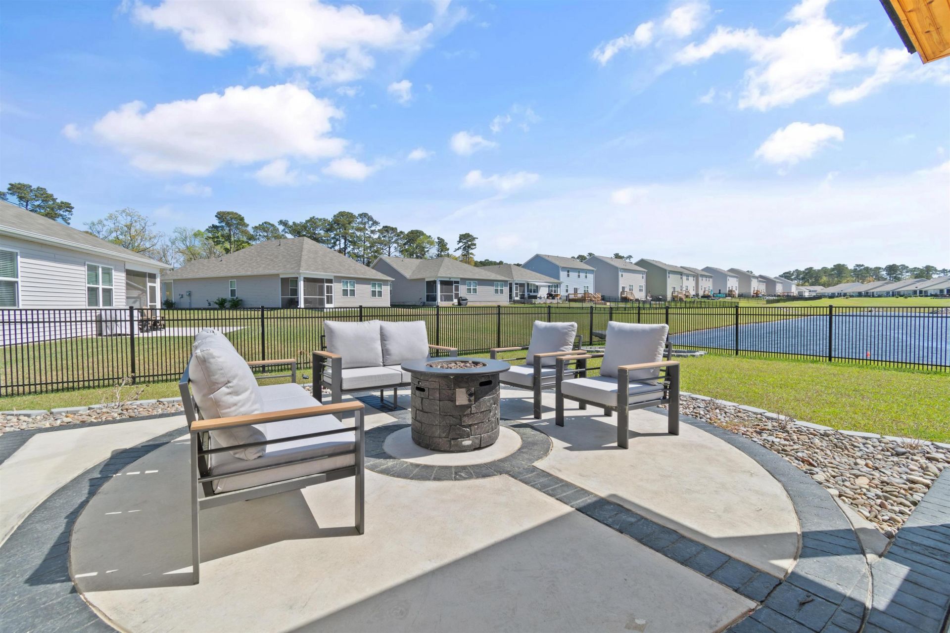 727 Wallace Dr. Photo 4