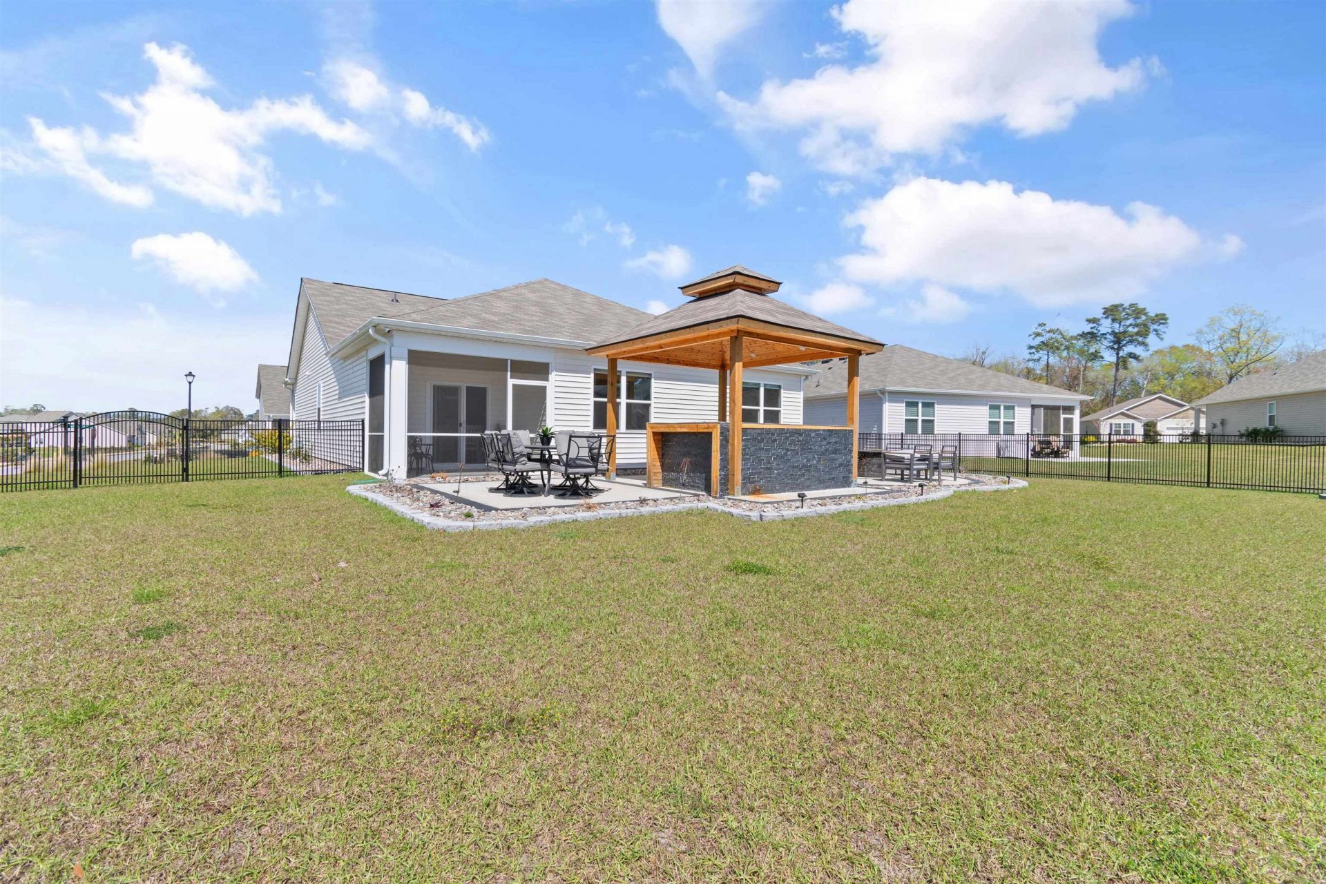 727 Wallace Dr. Photo 8