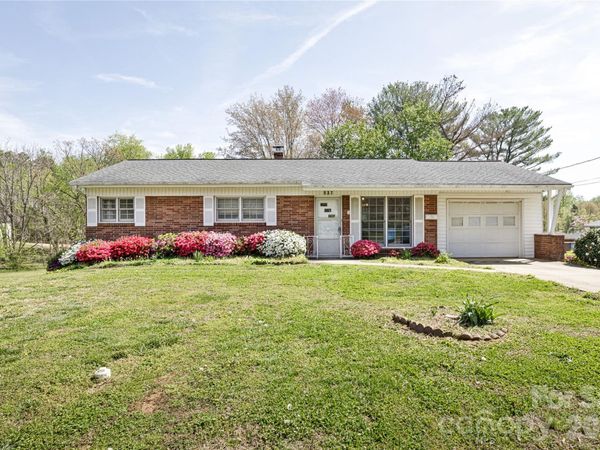 537 32nd Street SW, Hickory, NC 28602
