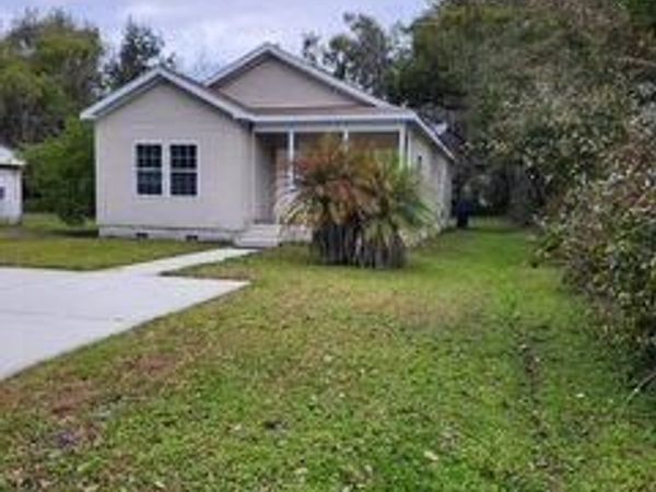 301 E COCHRAN Avenue, Hastings, FL 32145