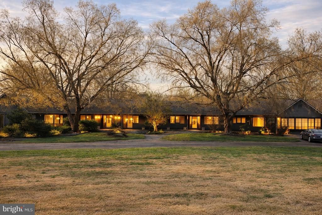 2517 FIVE POINTS ROAD , MARSHALL, VA 20115