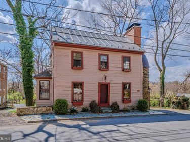 40145 MAIN STREET, WATERFORD, VA 20197