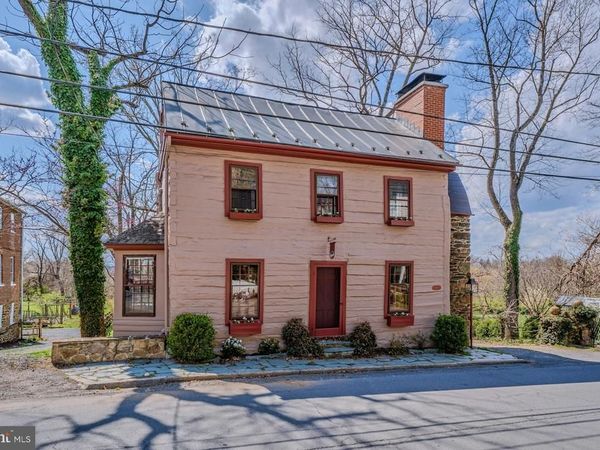 40145 MAIN STREET, WATERFORD, VA 20197