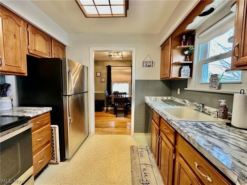 287 E 330th Street, Willowick, OH 44095 Photo 11