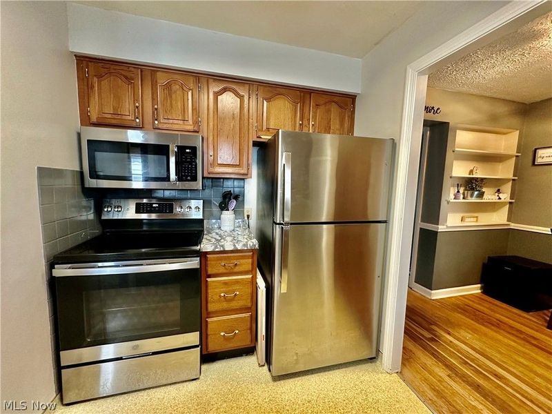 287 E 330th Street, Willowick, OH 44095 Photo 13