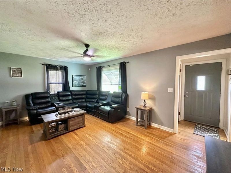 287 E 330th Street, Willowick, OH 44095 Photo 3